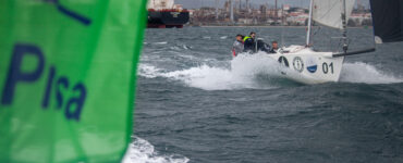 Campeonato Interclubs del Estrecho-Ceuta Emociona con un j80 planeando con viento duro