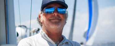 Dani cuevas a bordo del barco comité