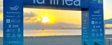 Arco de los Europeos de remo 2026 en la Playa de Poniente de La Línea
